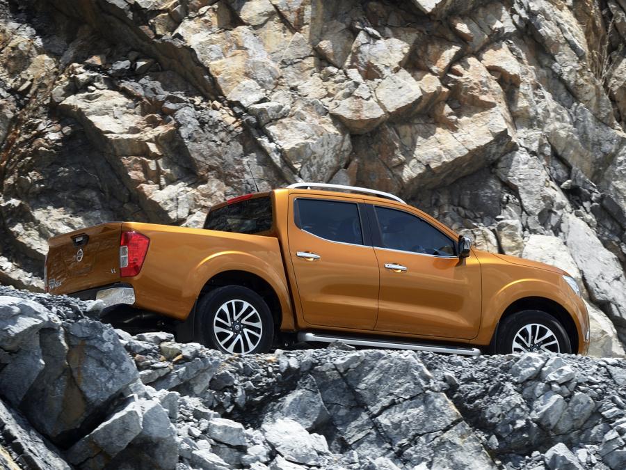  Nissan NP300 Navara Double Cab 2014 года  (TH) (фото 32 из 34)